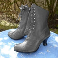 Bota de Couro Feminina Cano Curto - Diva